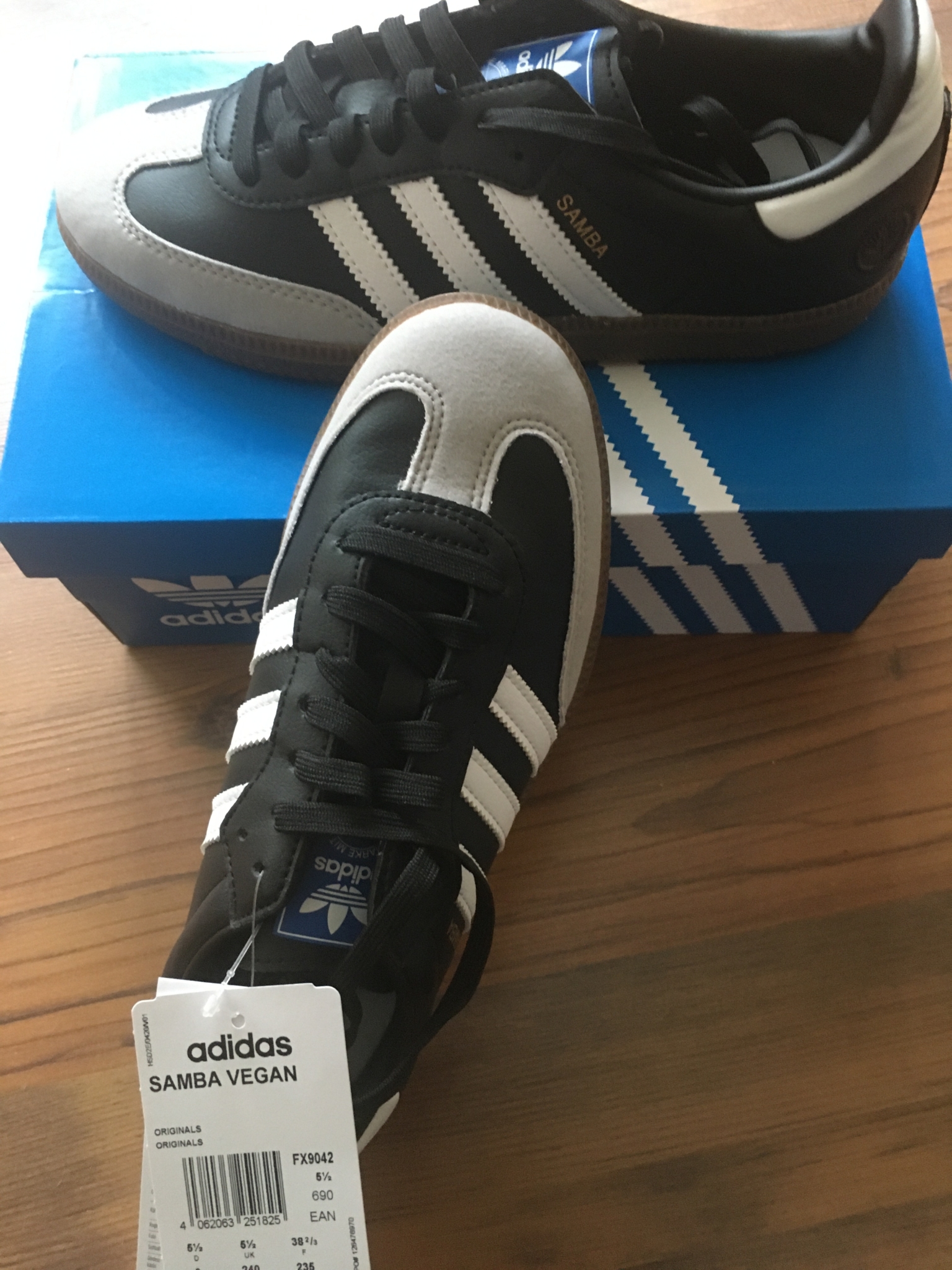 adidas Samba Vegan Sneaker black/white/gum Vegan im Test
